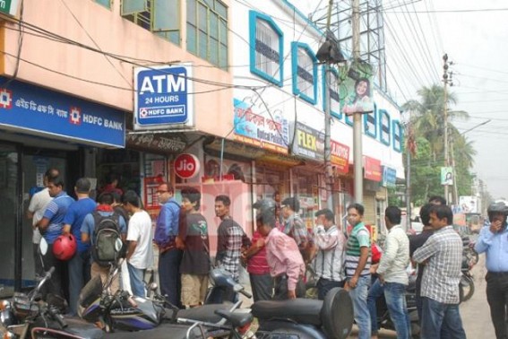 Long queues observed before ATMs